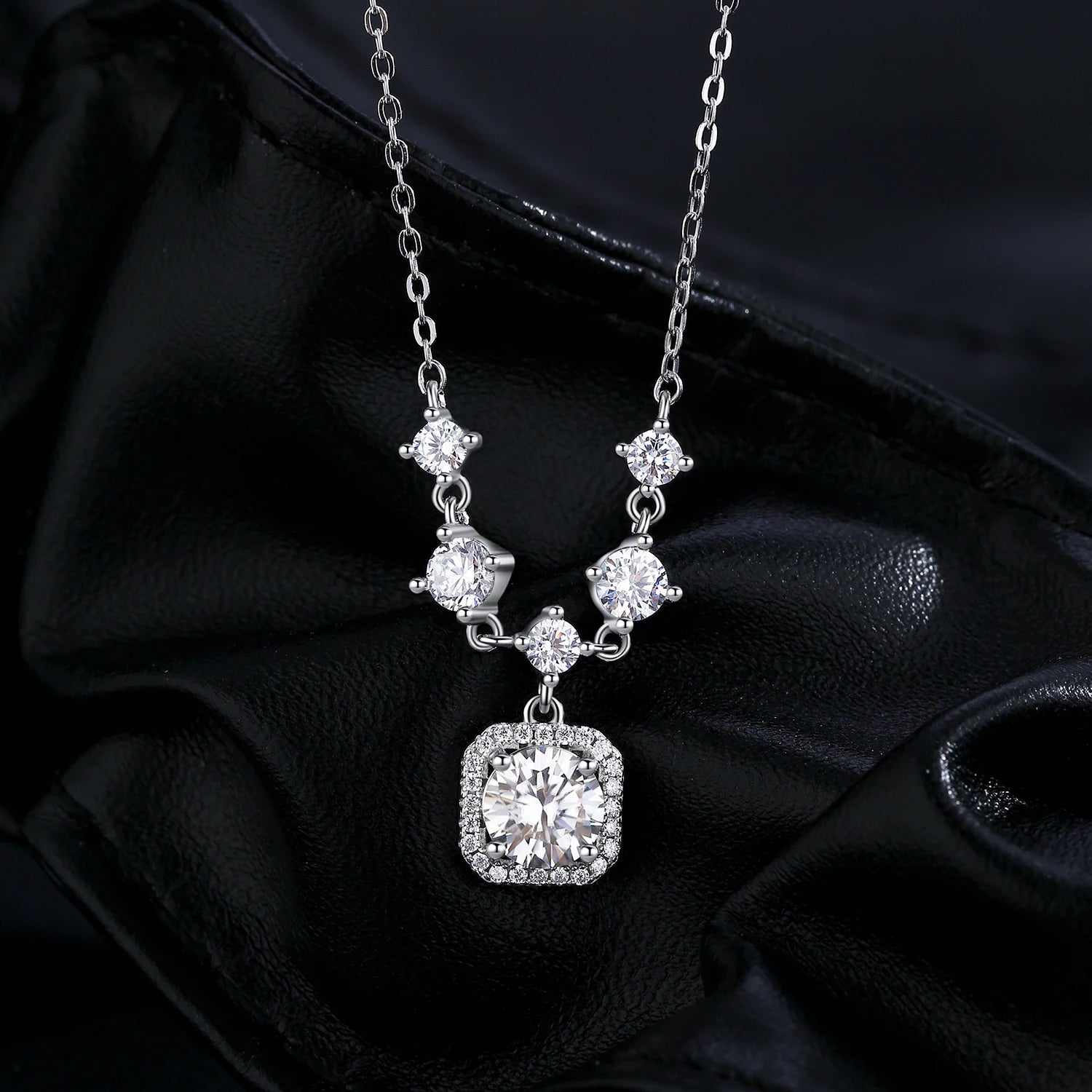 Queen Necklace