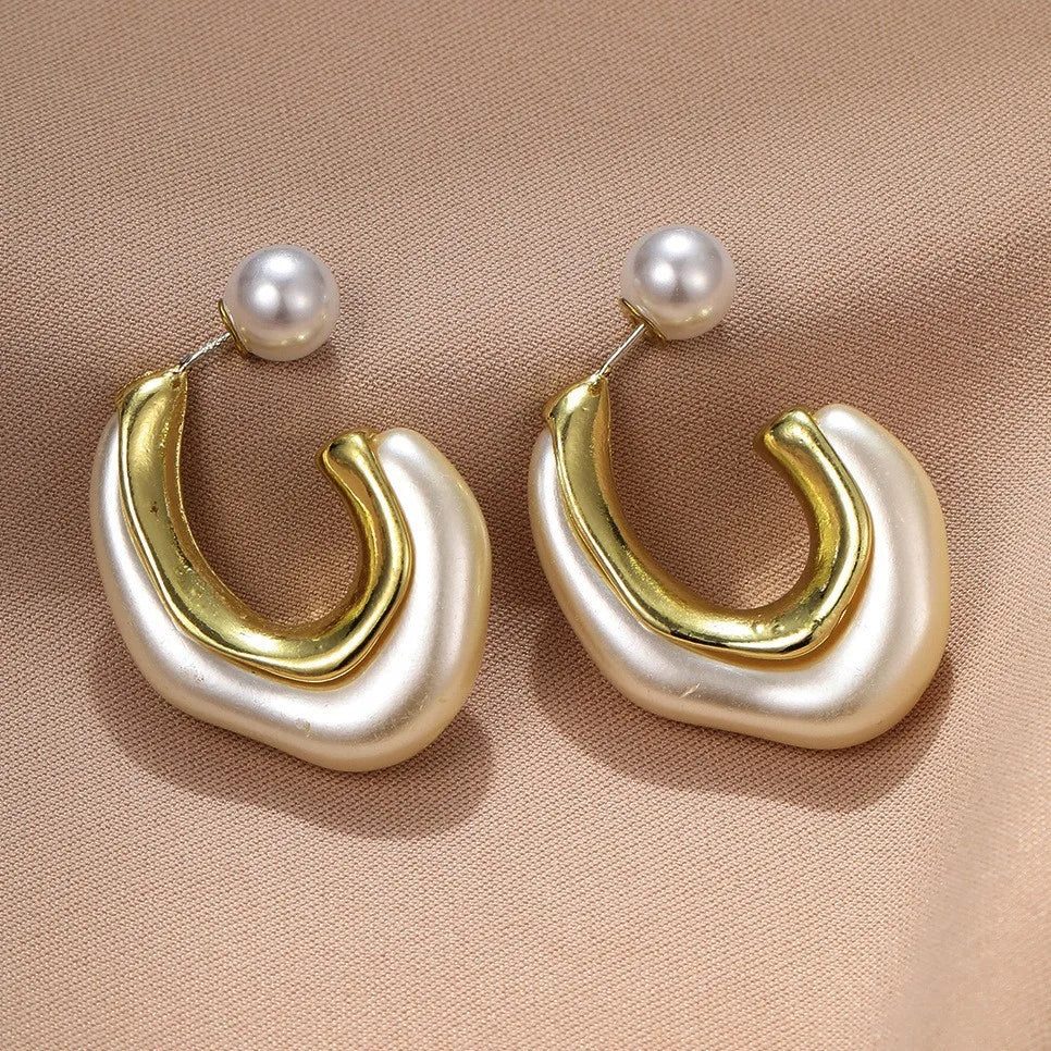Camilla Pearl Studs