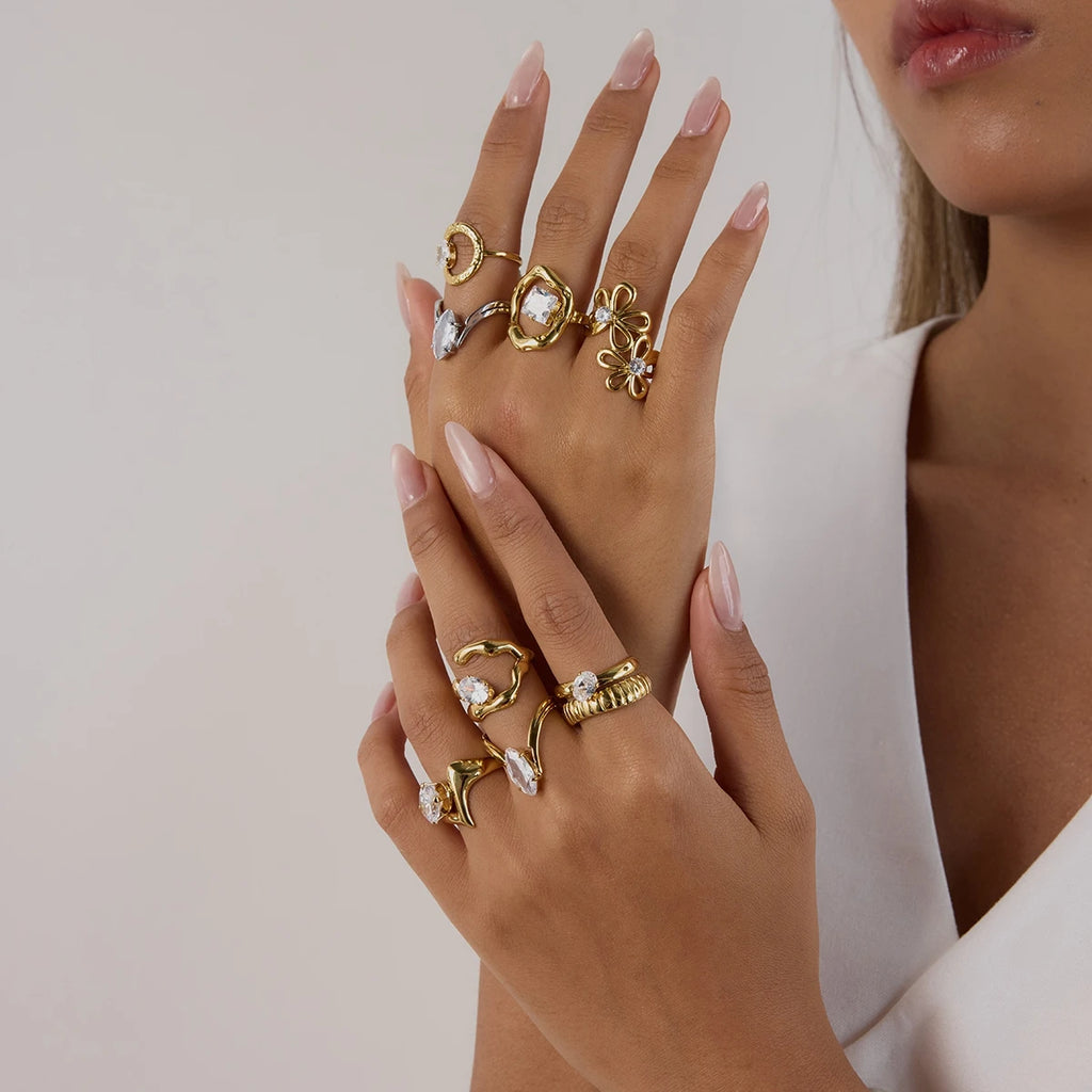 Minimalist Gold Geometric Rings