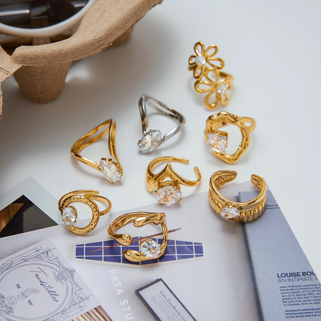 Minimalist Gold Geometric Rings