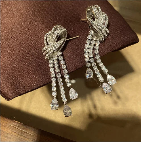 Vintage style bow earrings